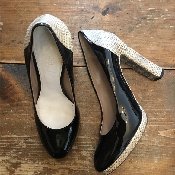 CHLOE BLK PAT/SNAKE ROUND TOE STACK HEEL PUMP *8.5 - Picture 4 of 15